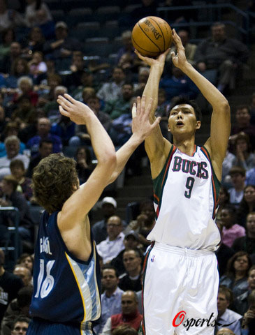 关于新疆队险胜灰熊,易建联刷新纪录的信息 关于新疆队险胜灰熊,易建联刷新纪录的信息