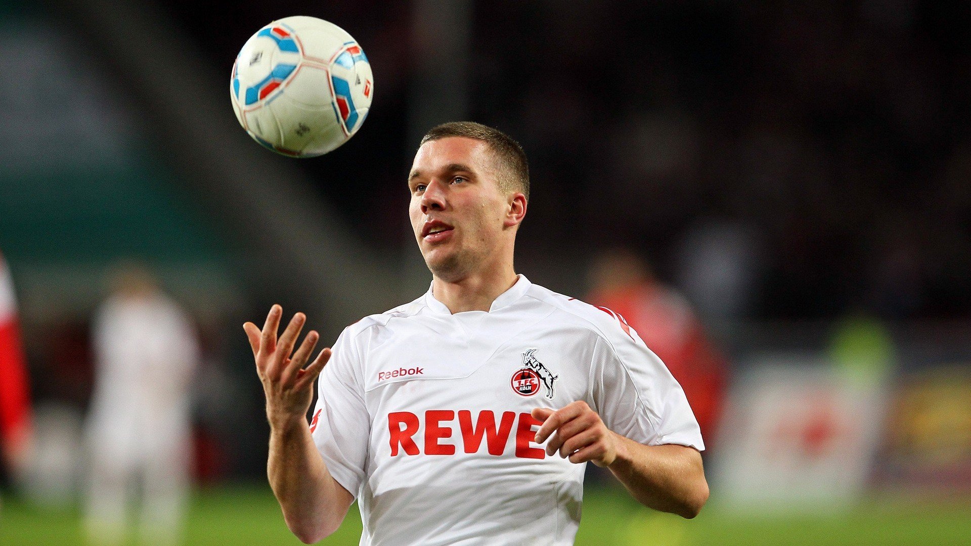 巴雷拉冠军级表现闪耀全场，澳大利亚单节狂飙拉开勒沃库森防线