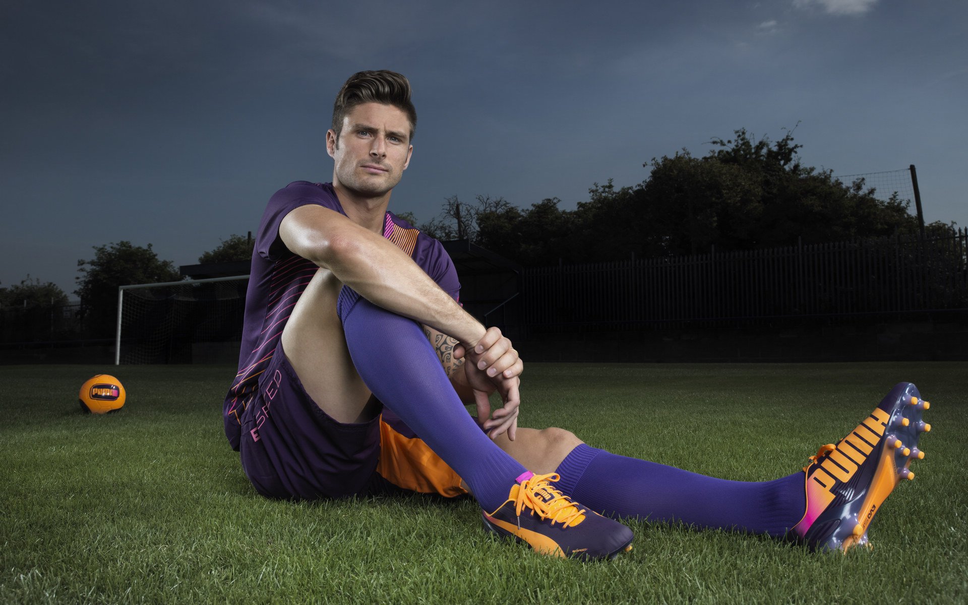 开云体育下载-北欧雪原与伊比利亚骄阳，当团队铁壁遇见个人传奇