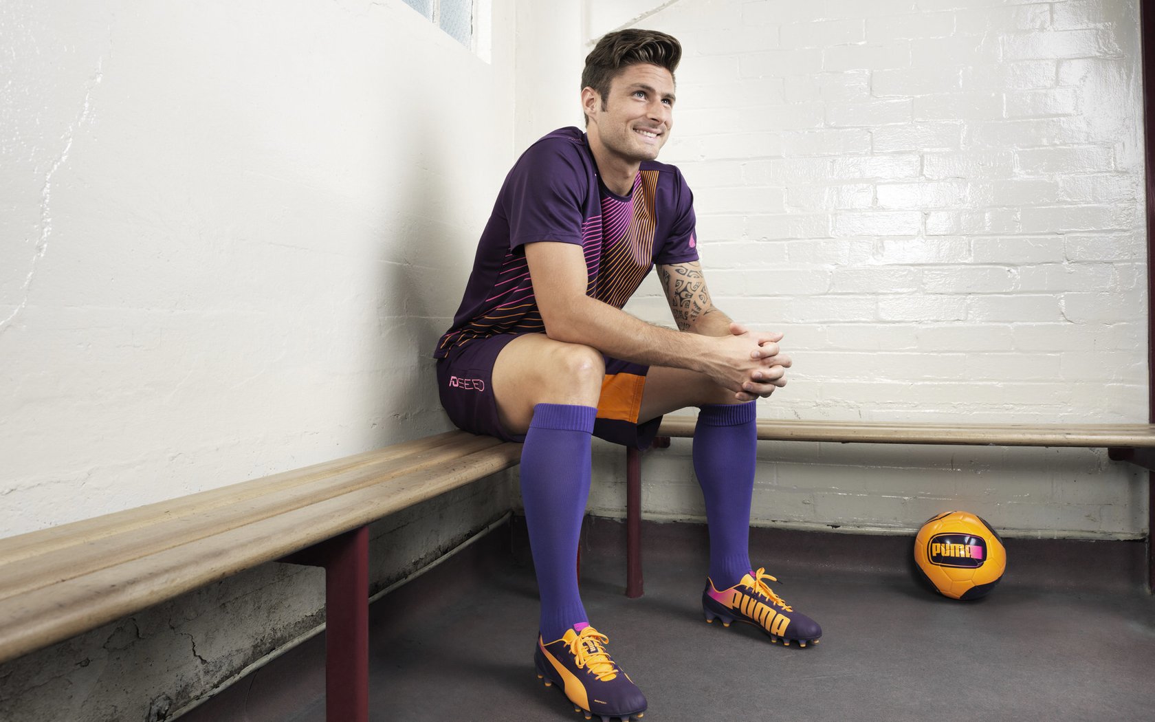 拜仁铁蹄碾压荷兰防线，托尼·克罗斯刷新传奇纪录